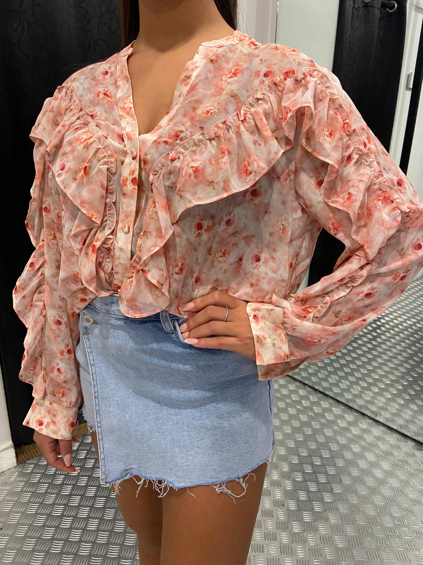 Zalm ruffle flower blouse