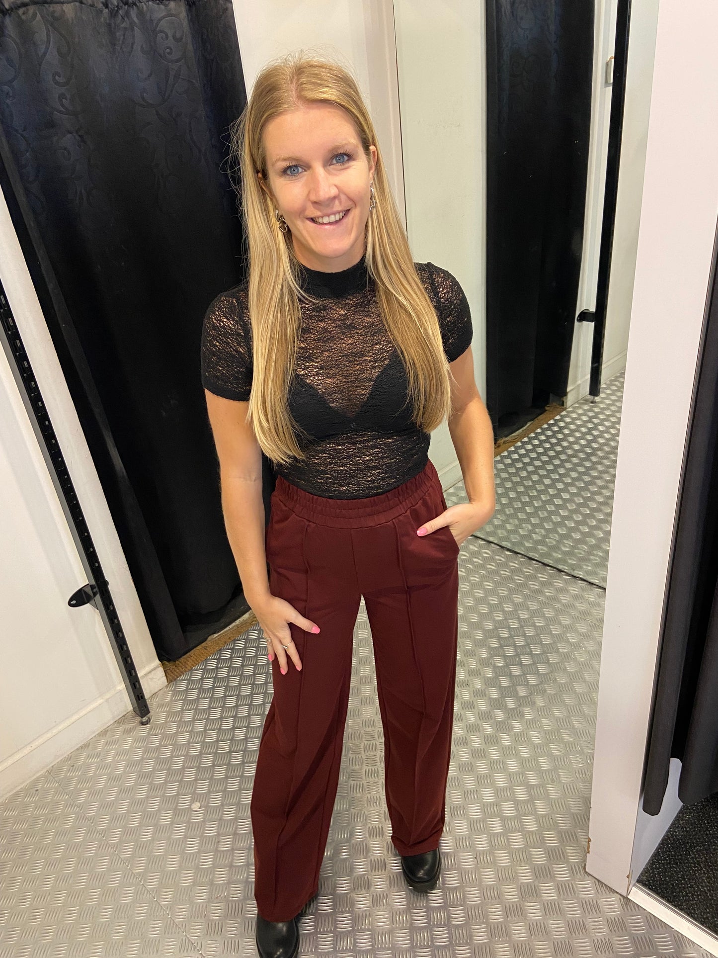 Bordeaux jogging wide leg by swan