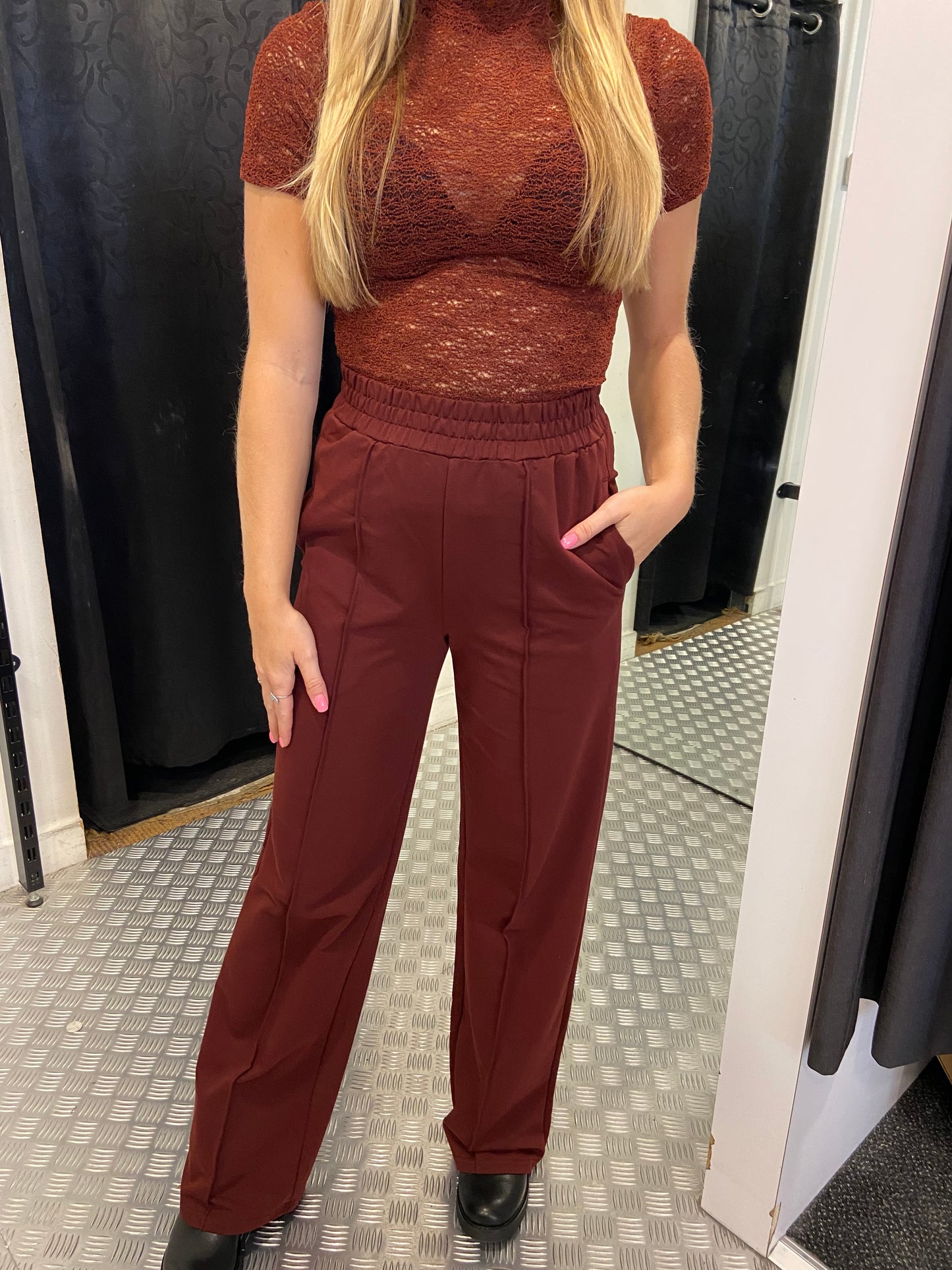 Bordeaux jogging wide leg by swan