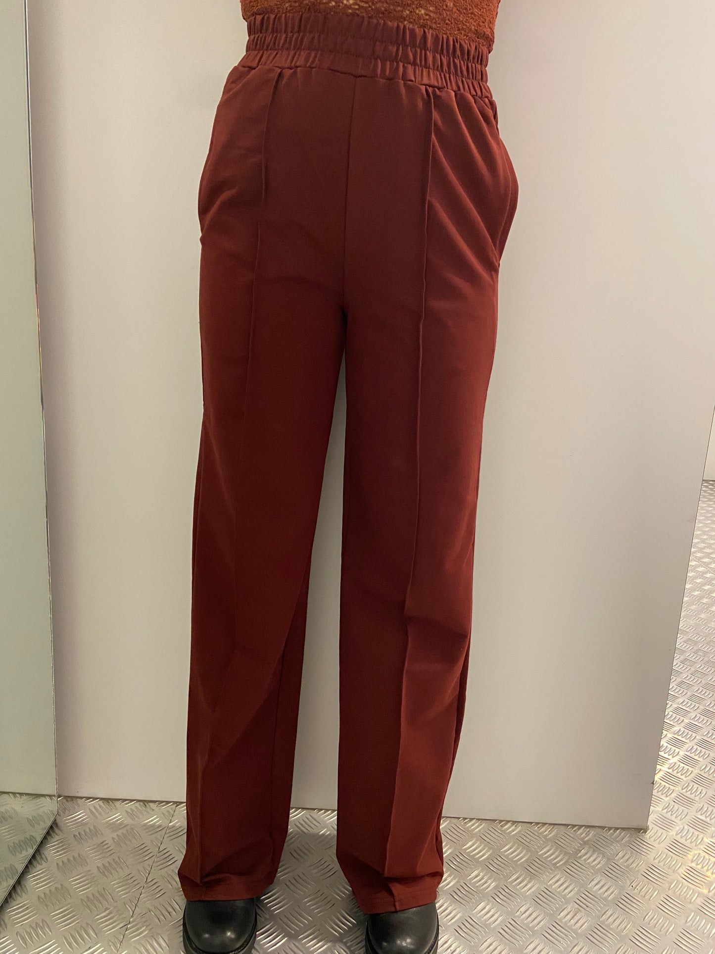 Bordeaux jogging wide leg by swan