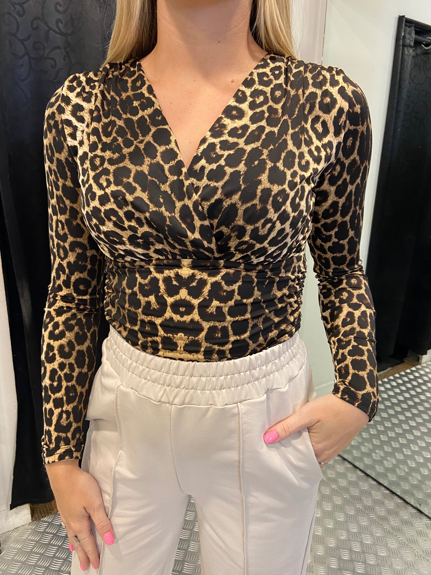 Panter vhals top by swan