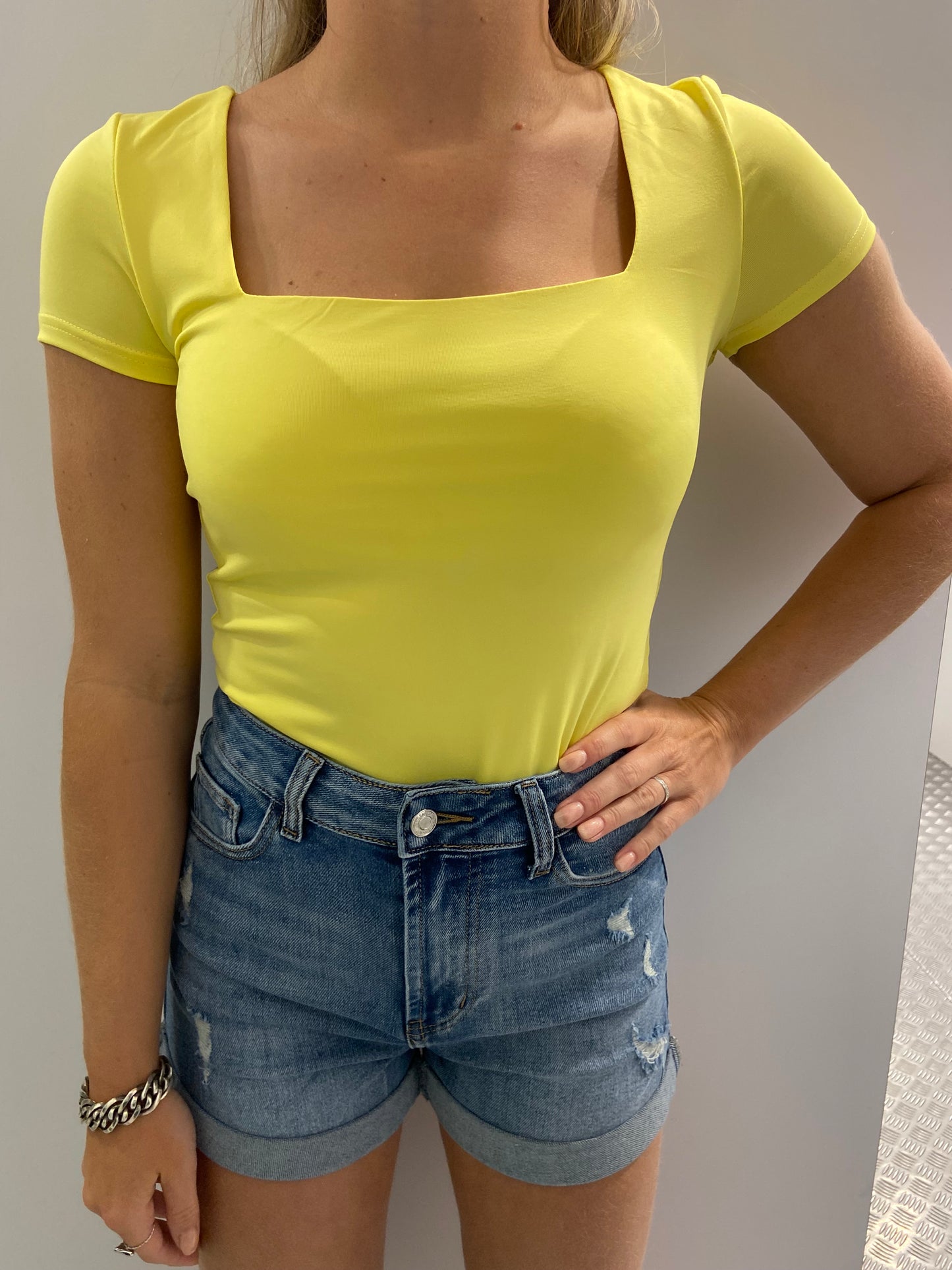 Gele top vierkant By swan