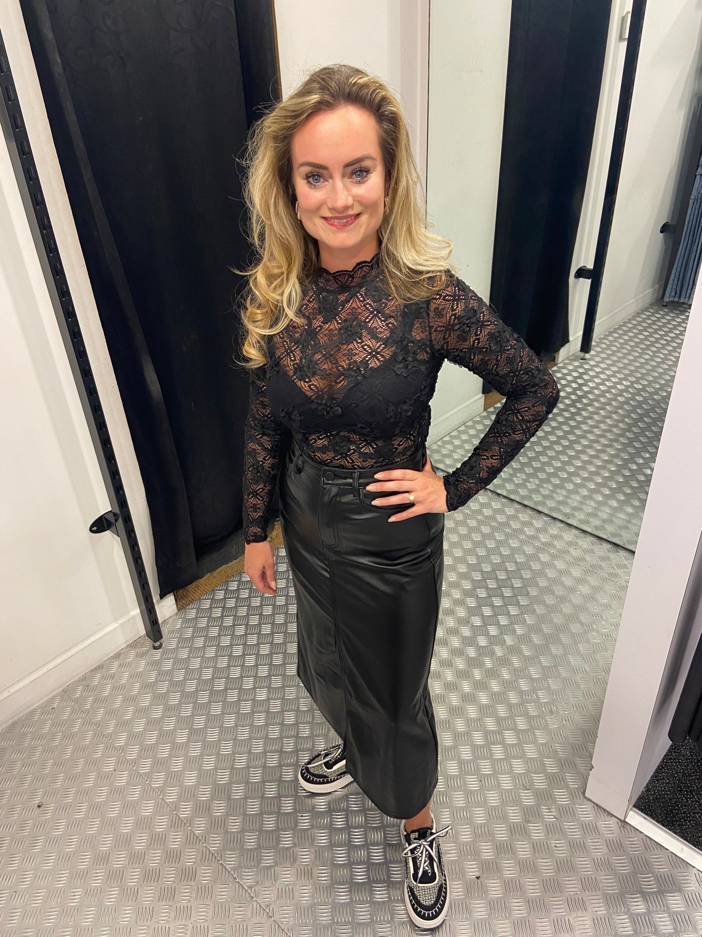 Zwarte leatherlook skirt