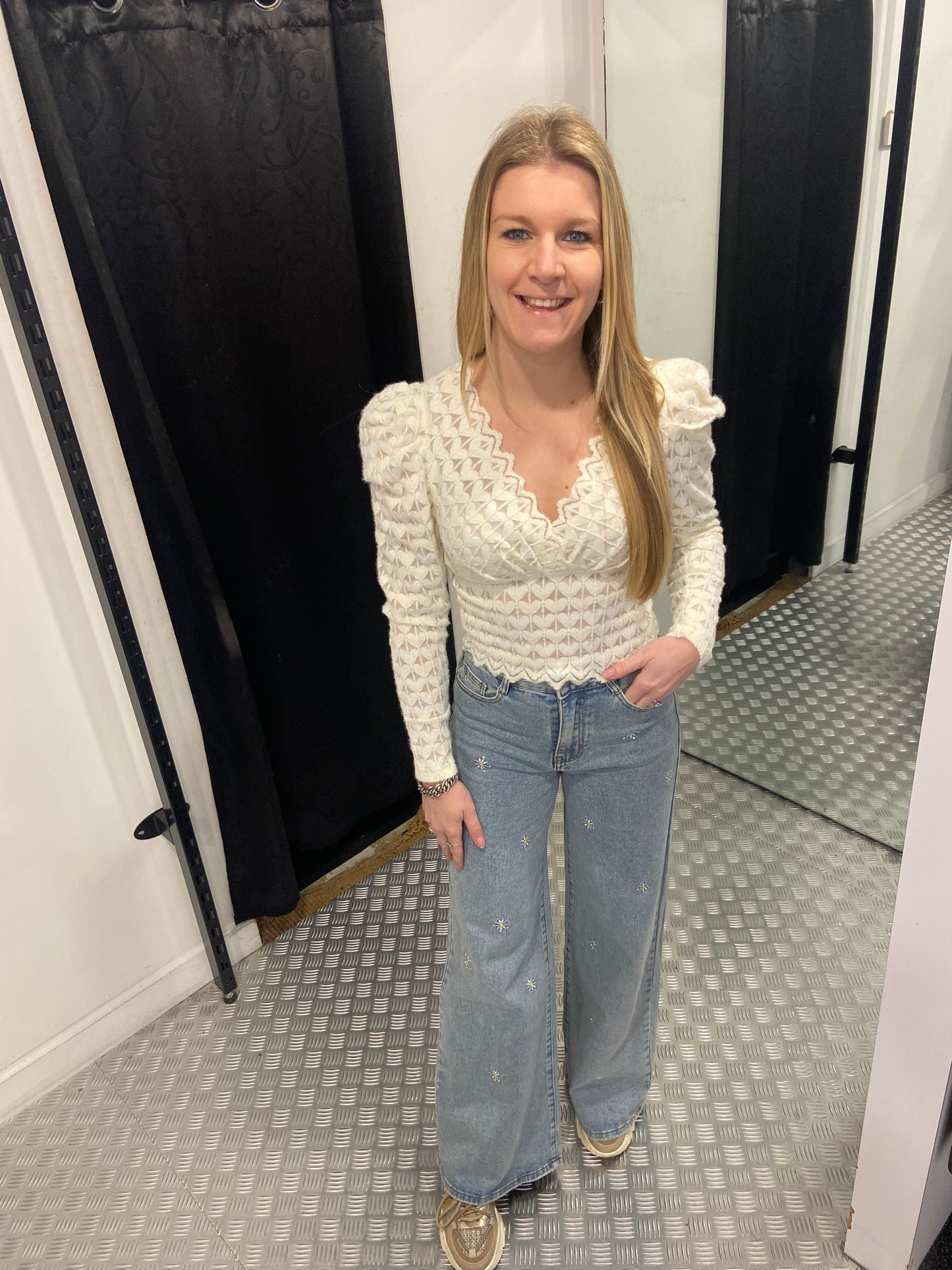 Creme hearts top
