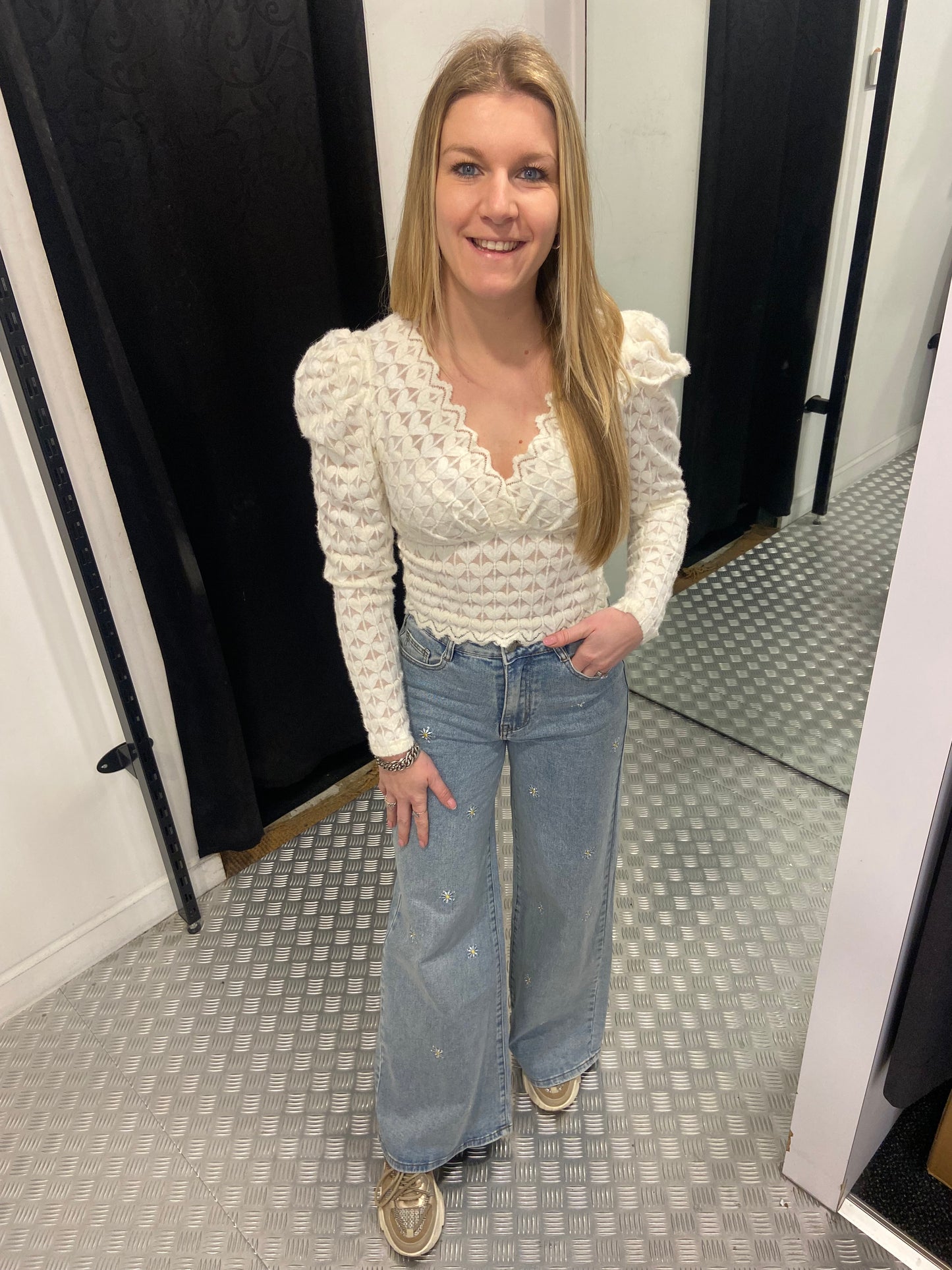 Creme hearts top