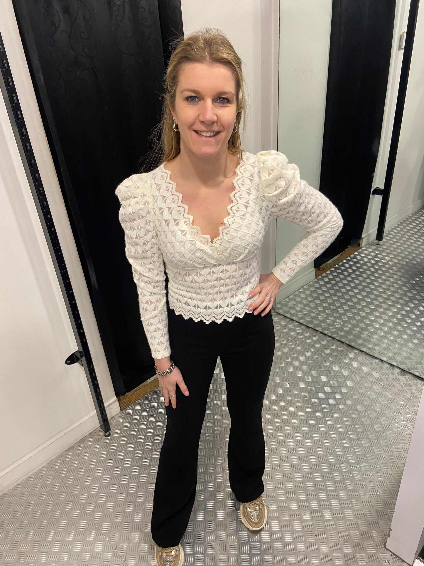 Creme hearts top