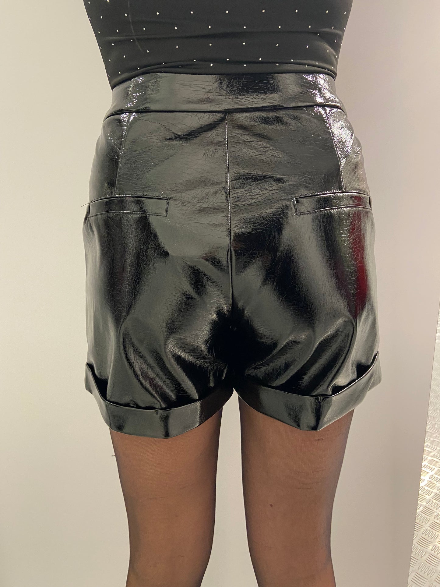 Lak black short