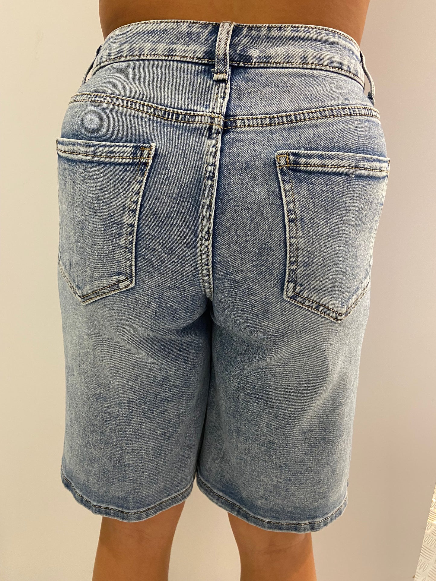 Denim loose bermuda