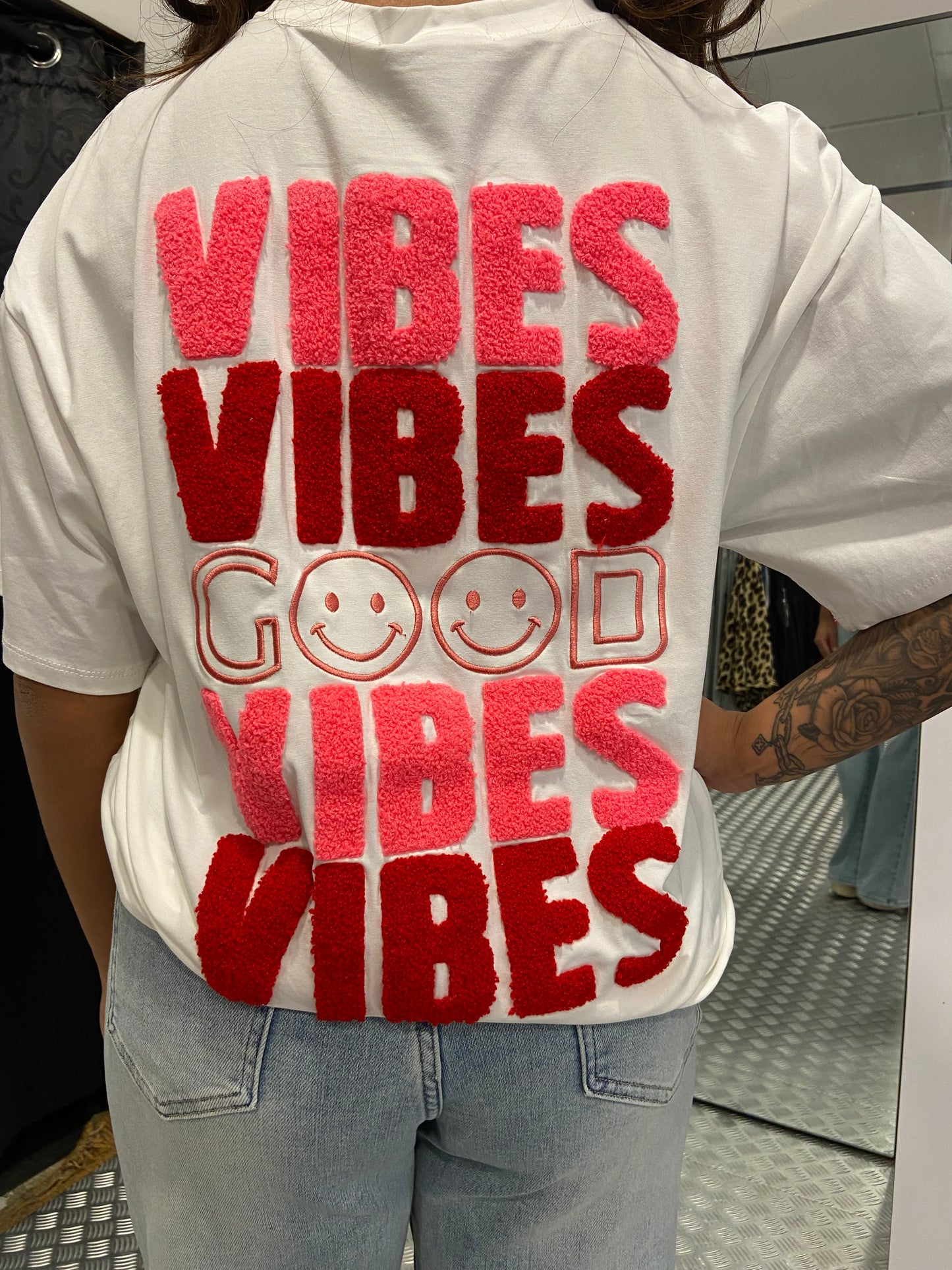 GOOD VIBES ONLY