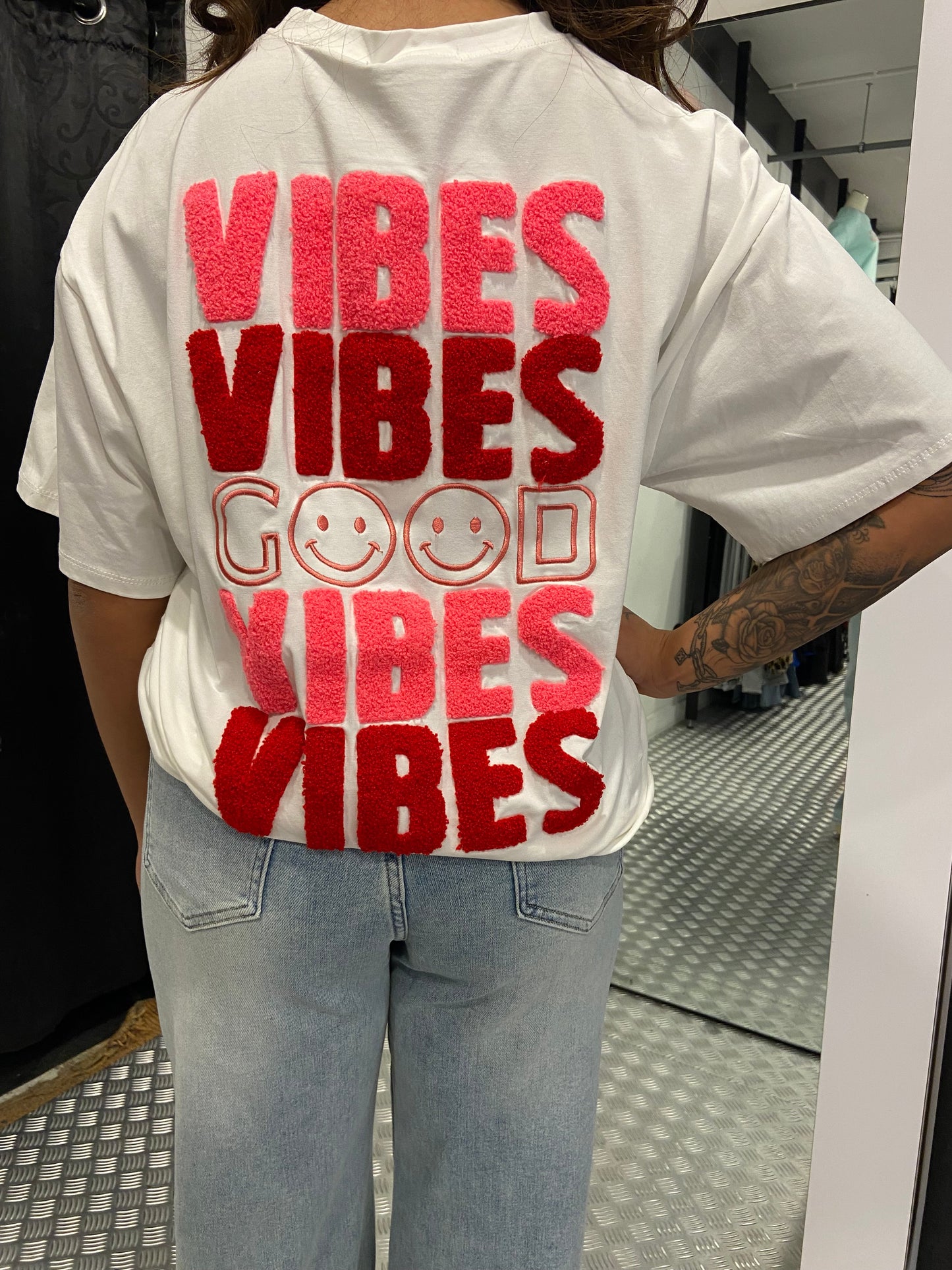 GOOD VIBES ONLY