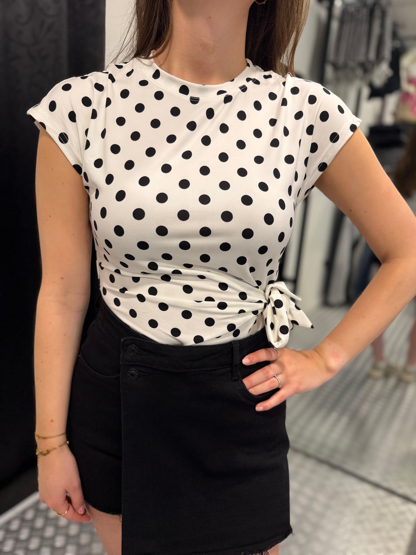 Dot bow top