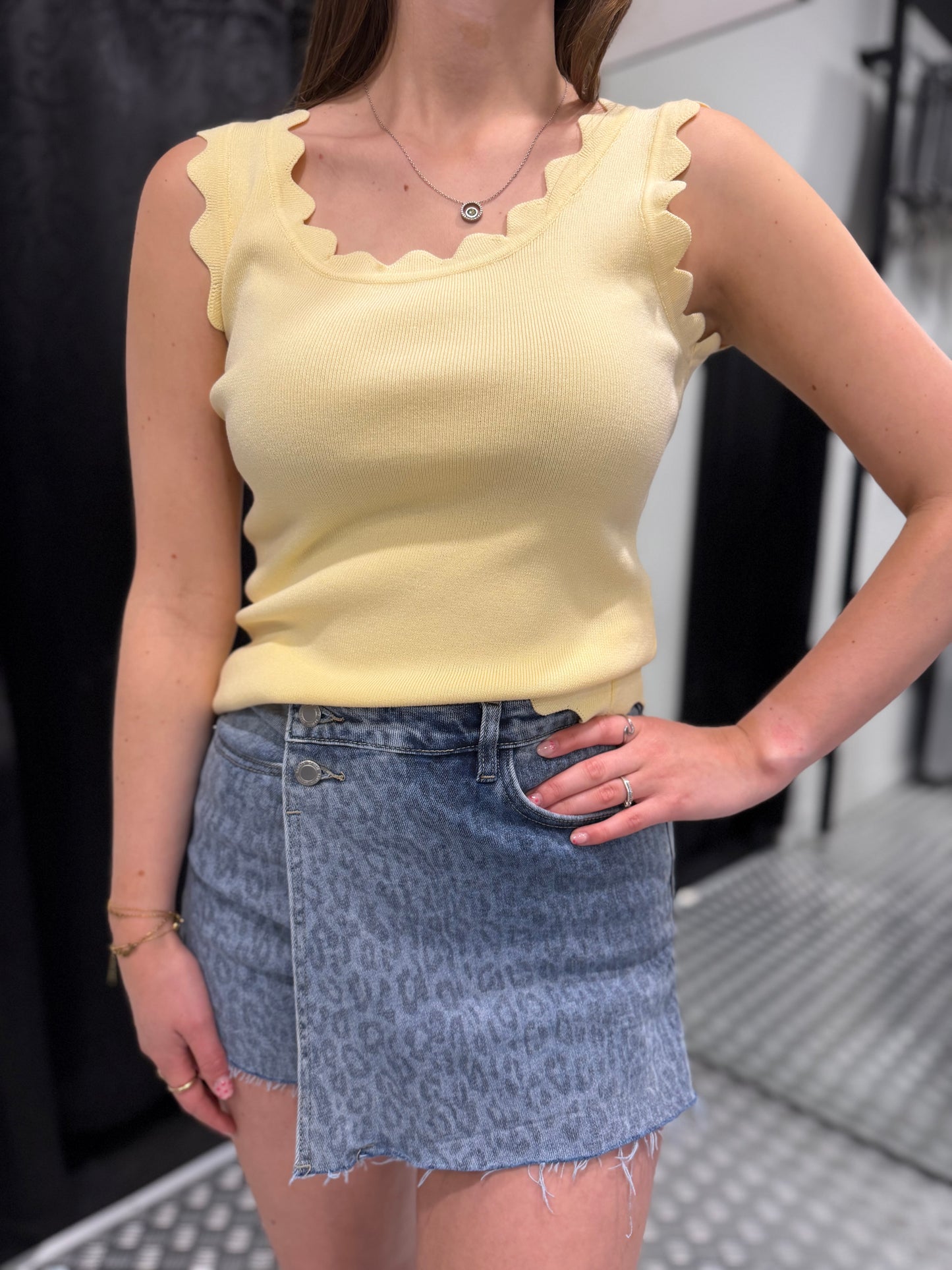 Gele kartelrand top by clara