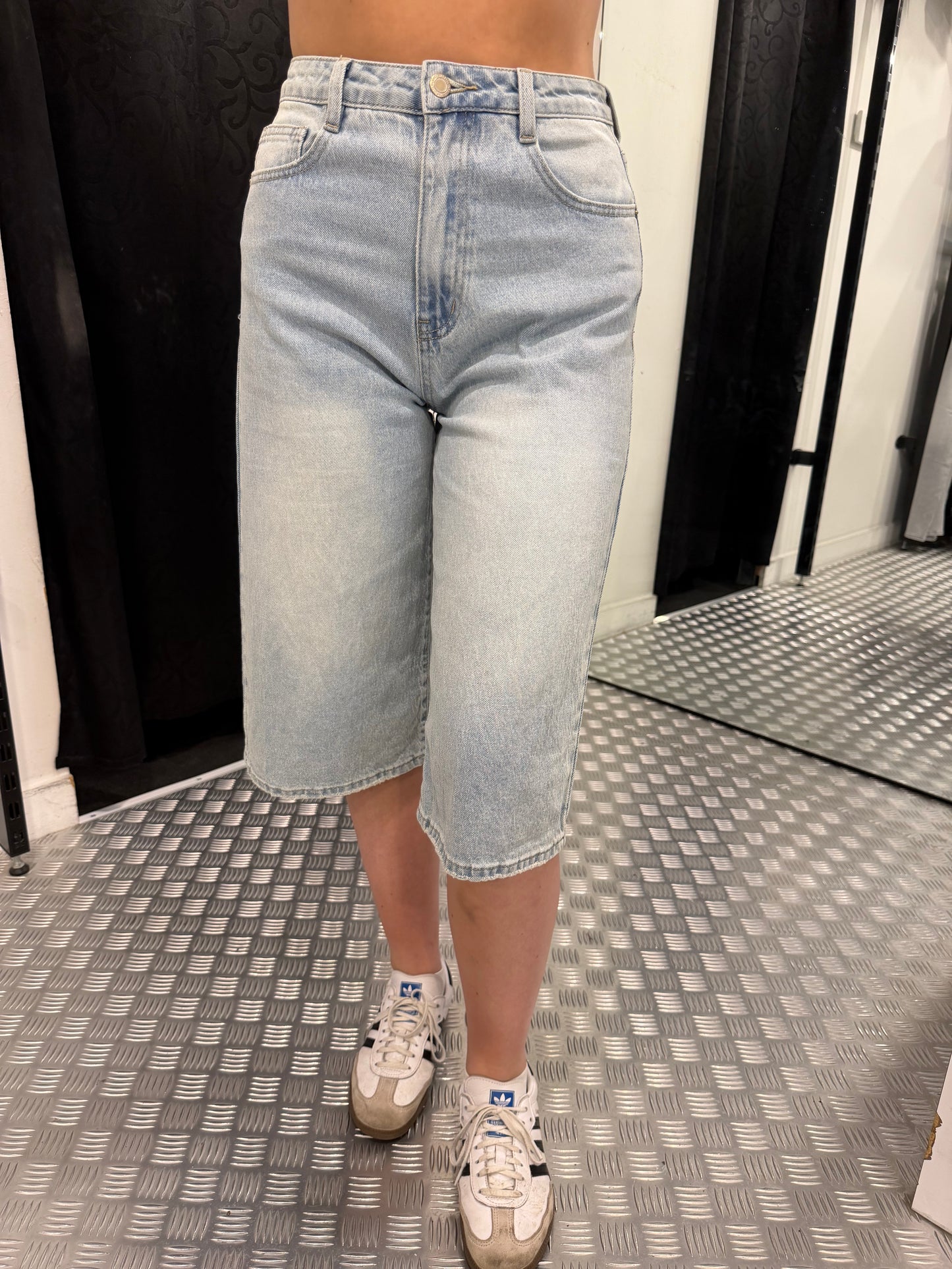 Lichtblauwe denim jort laulia