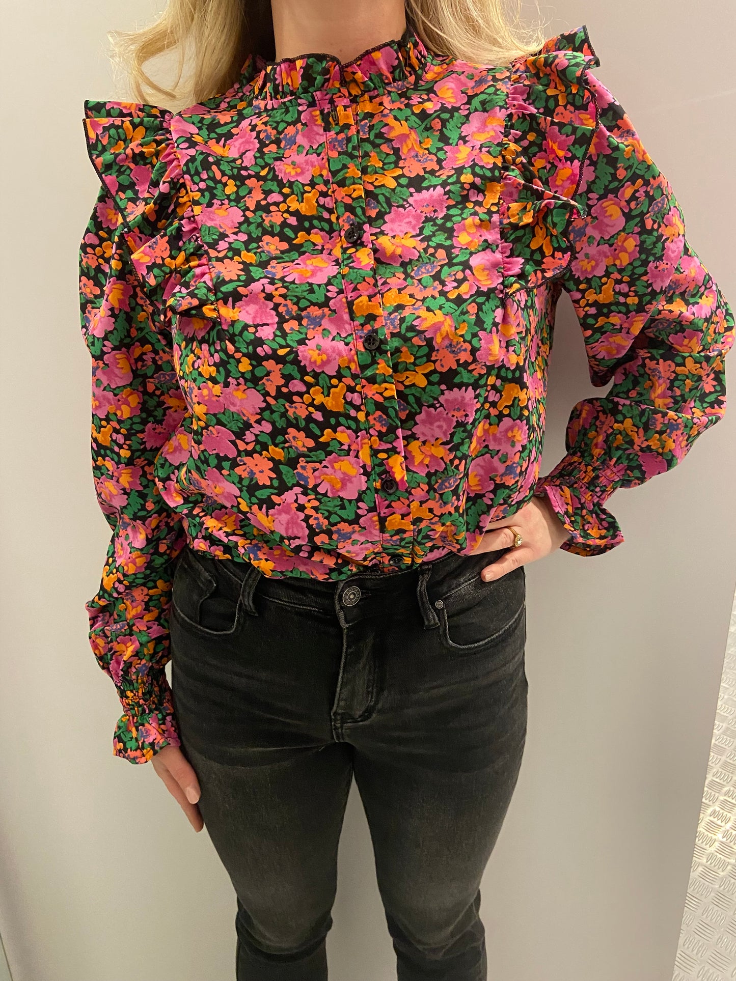 Flower ruffle blouse