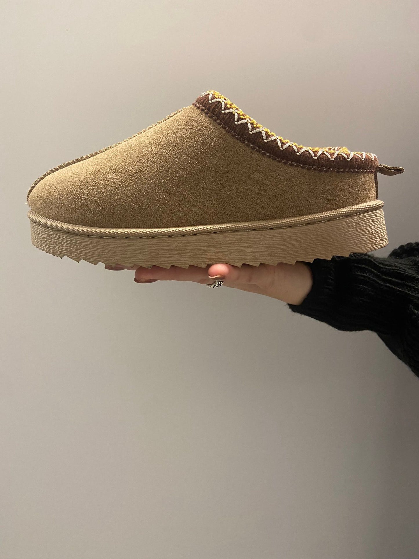 Beige pantoffels
