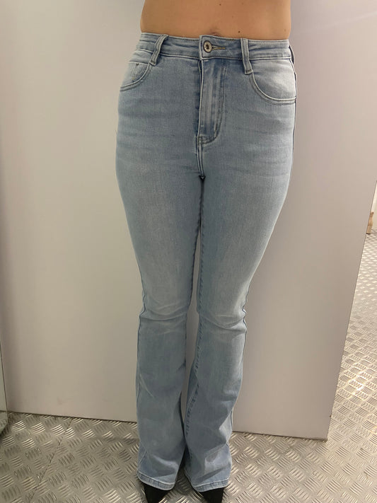 Lichtblauwe flared jeans Hello Miss