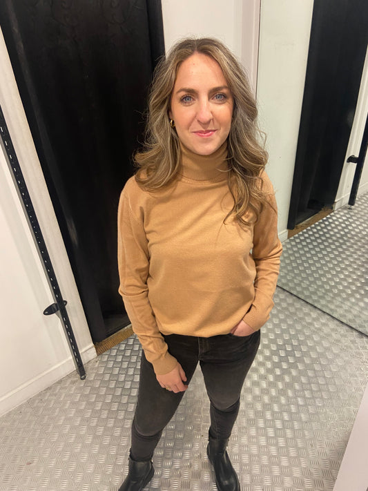 Camel top met col