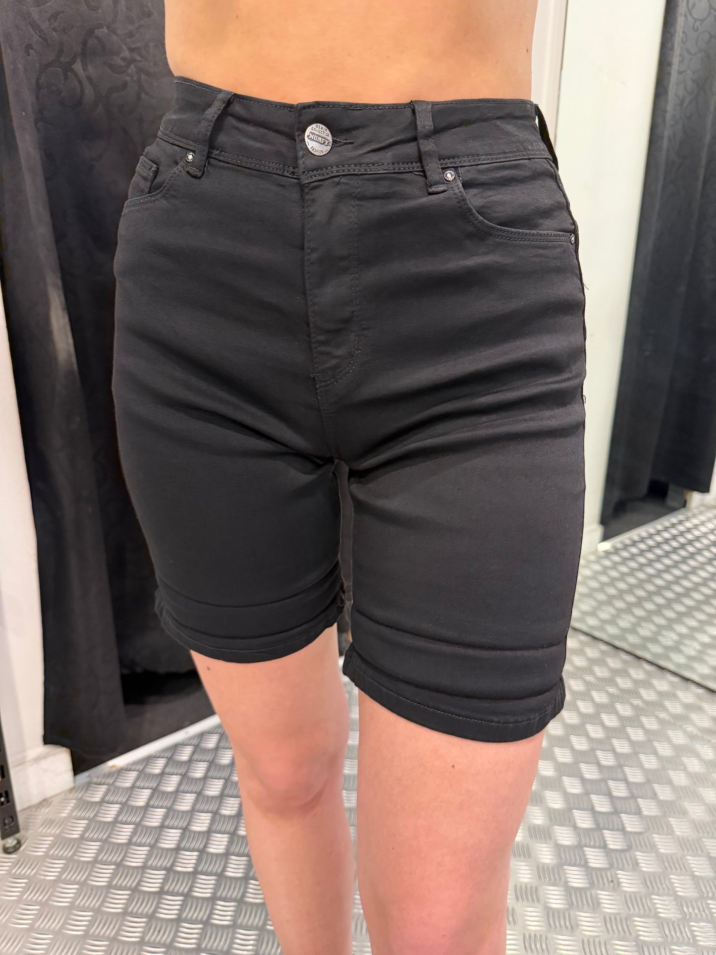 Zwarte Norfy push up short