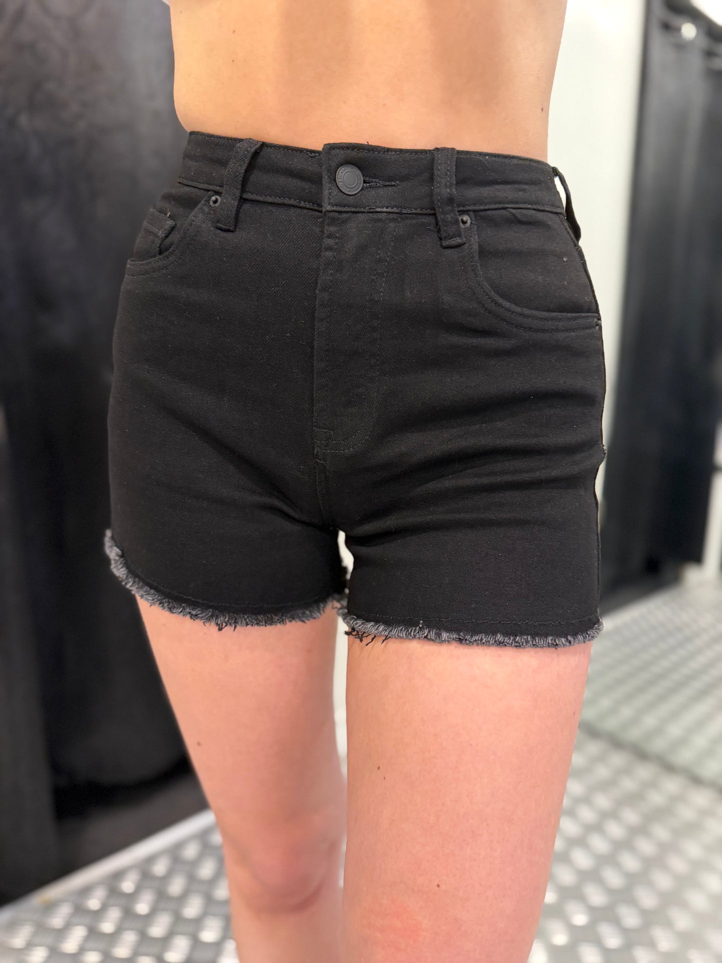 Zwarte ruffle denim short