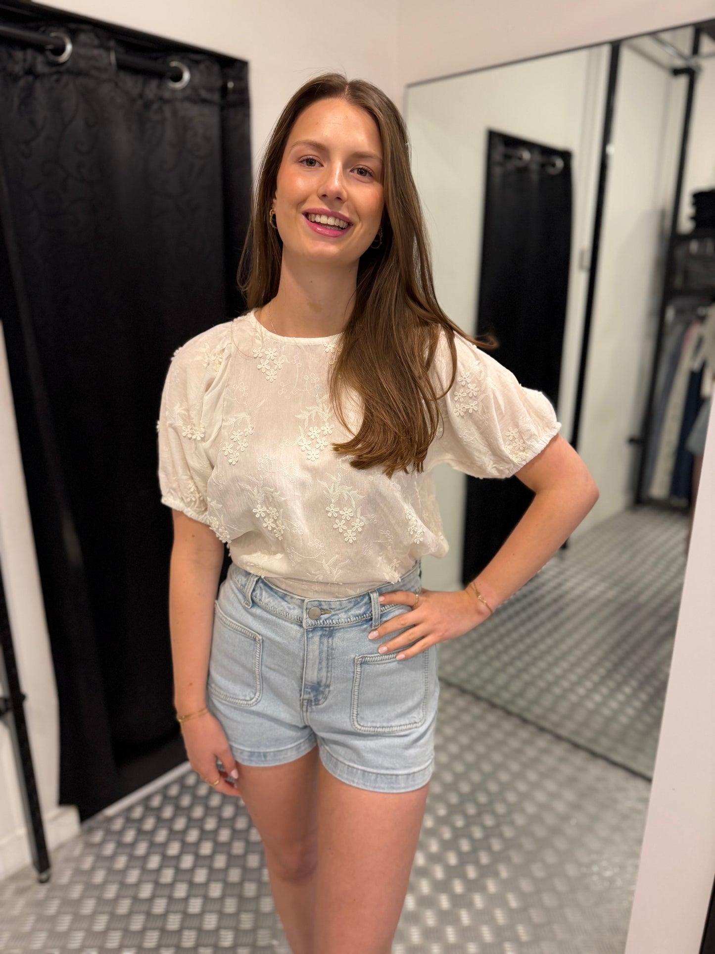 Creme flower top