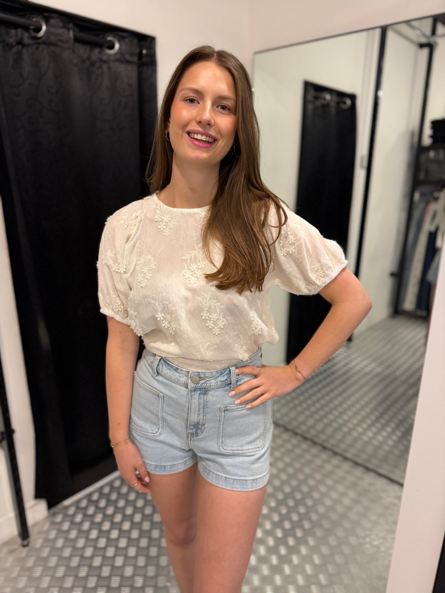 Creme flower top