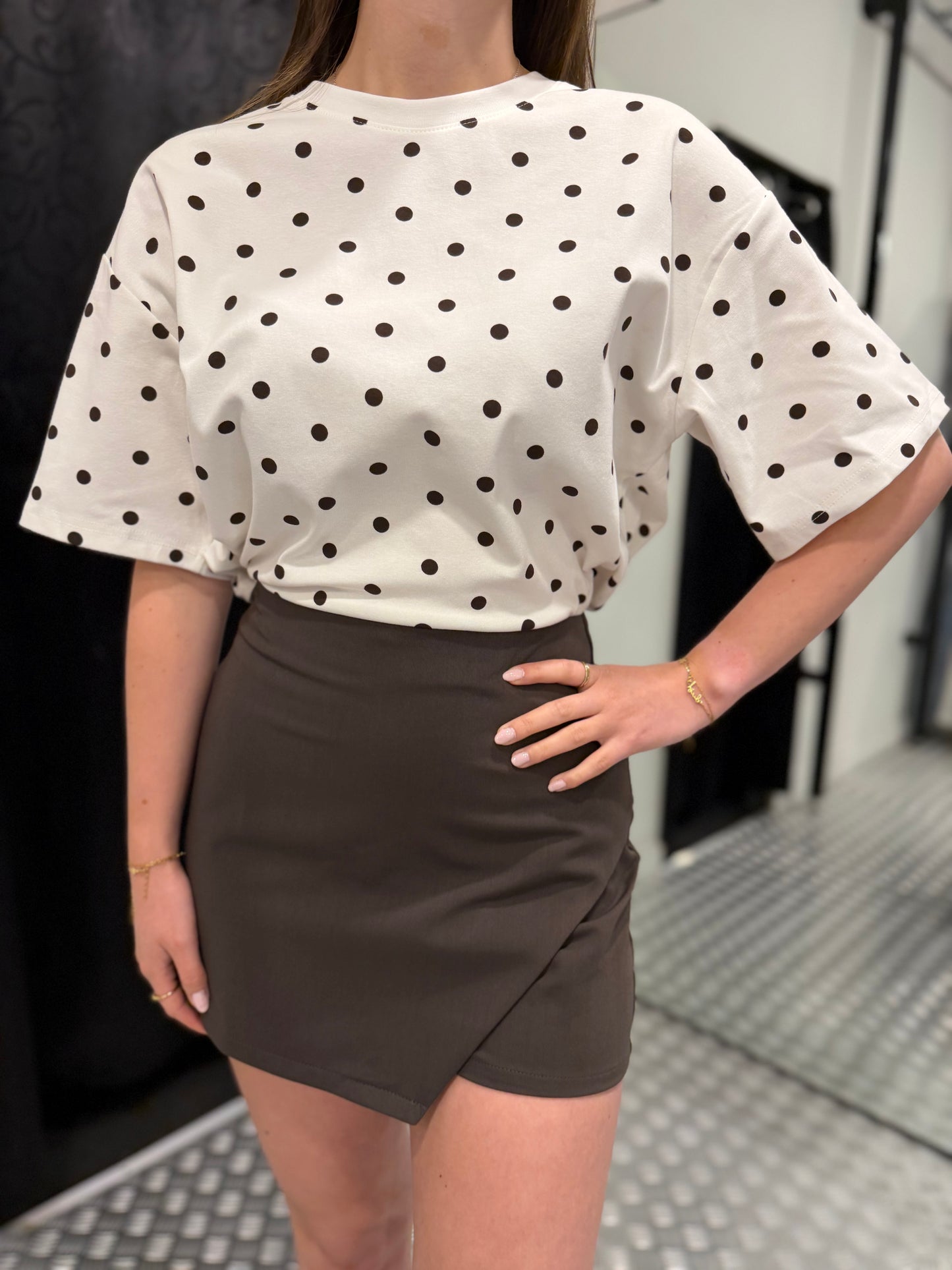 White dot oversized tshirt
