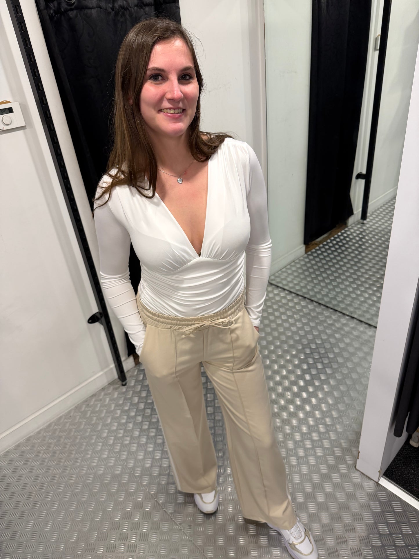 White vhals croptop by swan