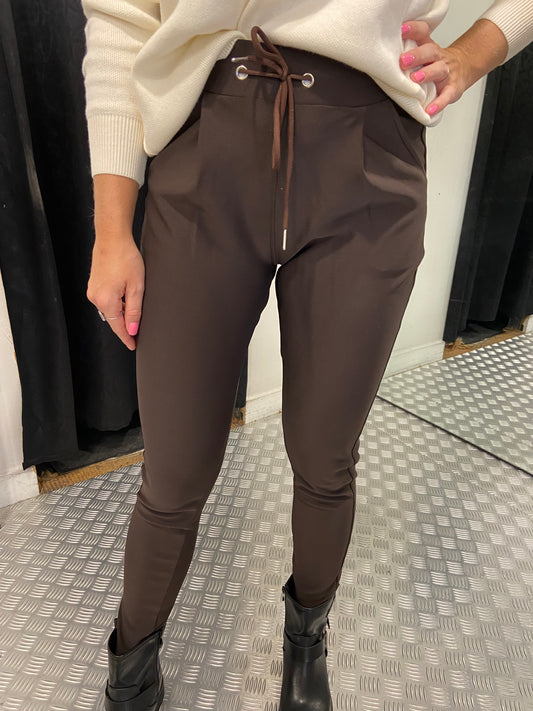 Bruine jogging pants