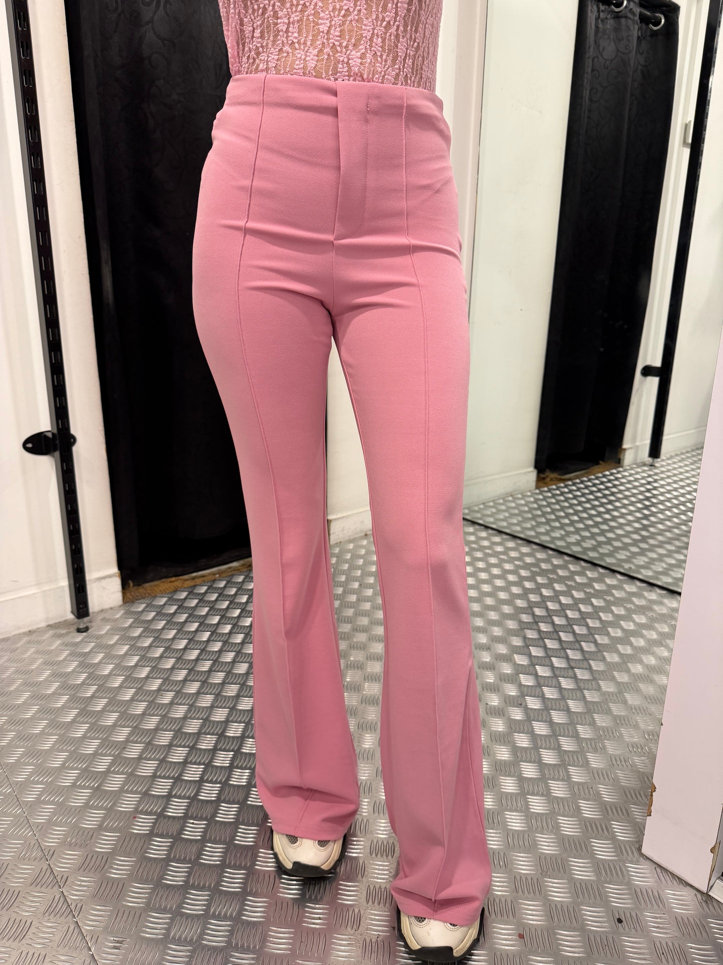Roze ivivi flared