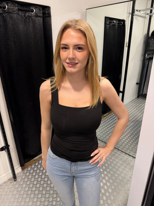 Vierkante top zwart by swan