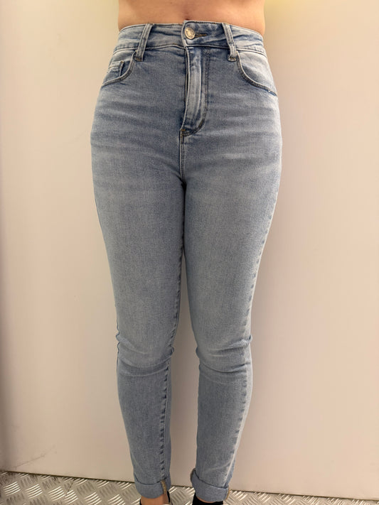 Hello miss push up skinny jeans lichtblauw