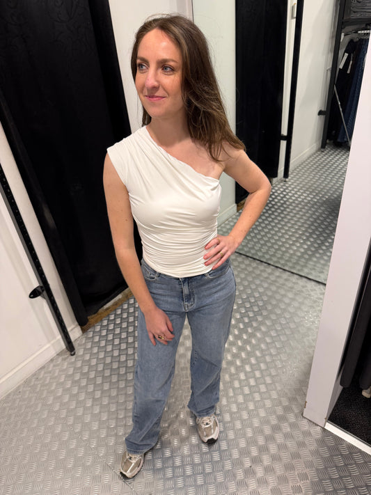 Witte oneshoulder top