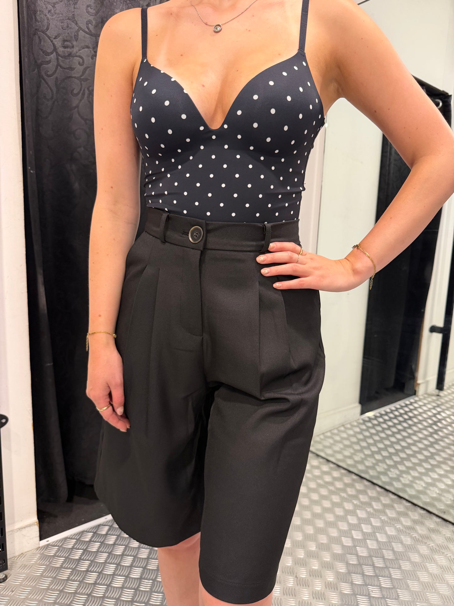 Black loose fit jort