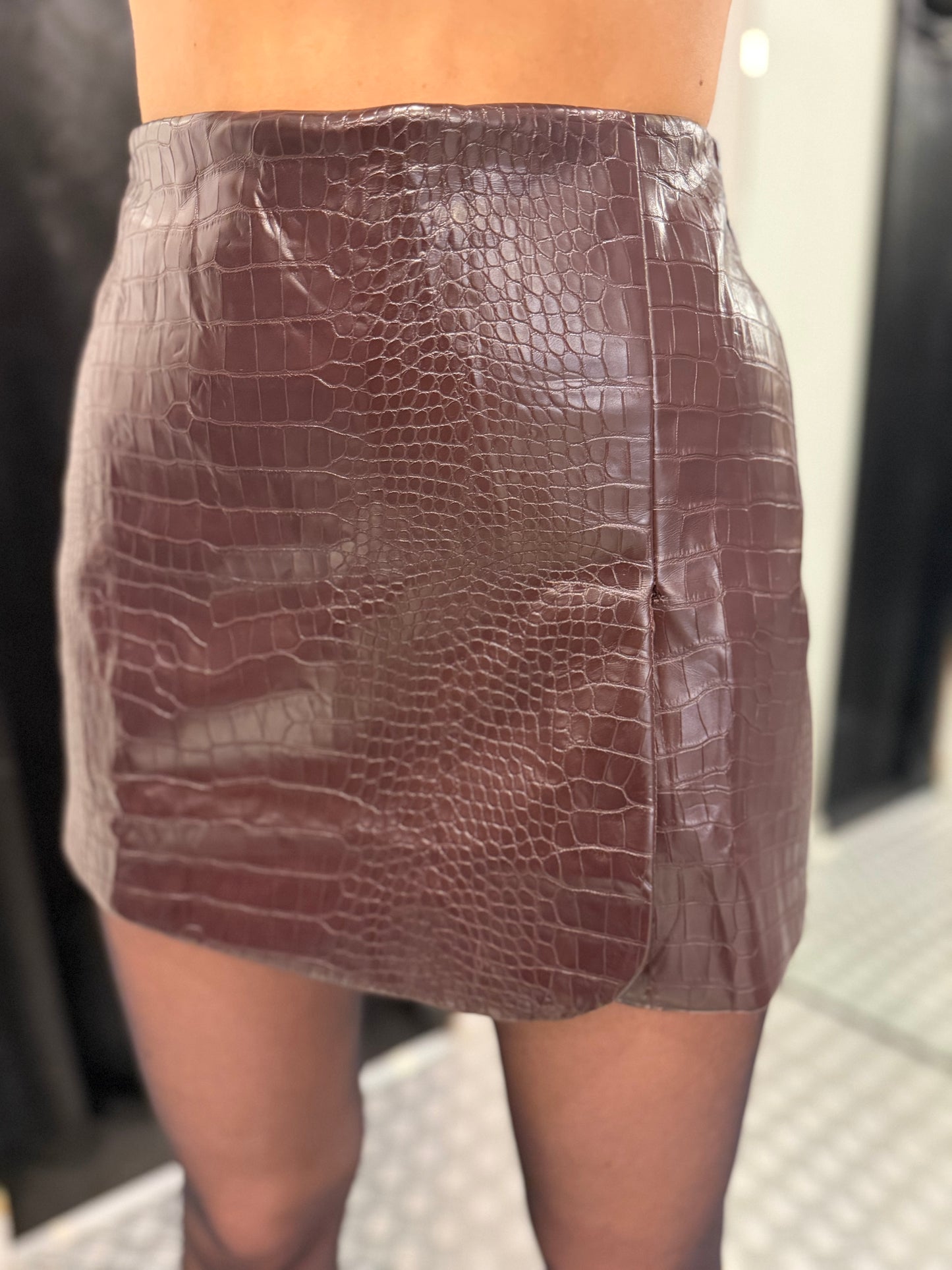 Plum snake leatherlook skort