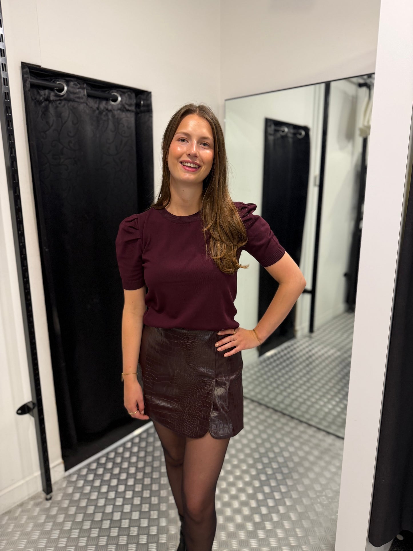 Plum top met pofmouw