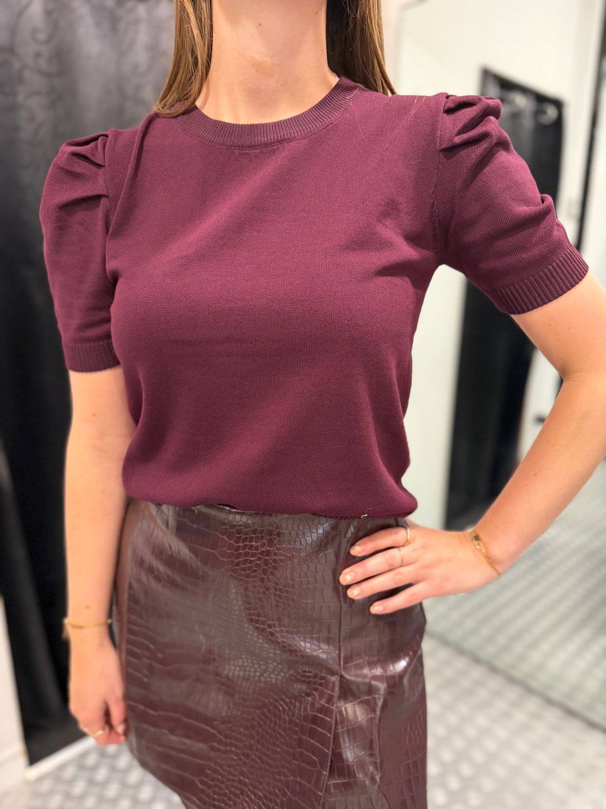 Plum top met pofmouw