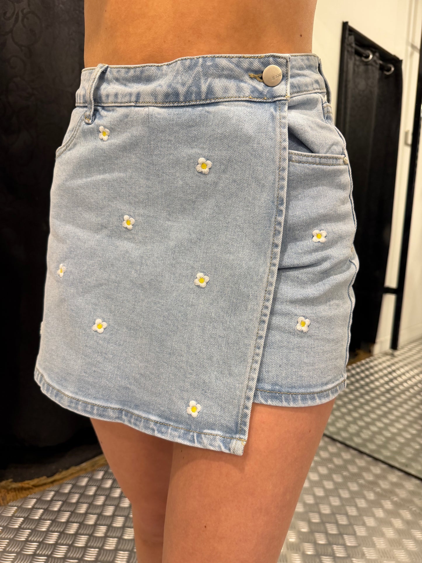Denim skort sunflowers