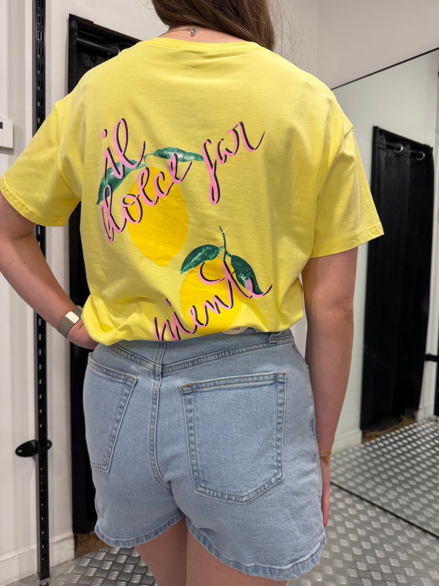Le citrone yellow tshirt