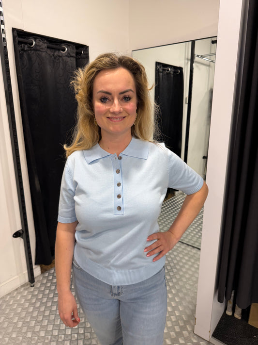 Lichtblauwe soft polo top