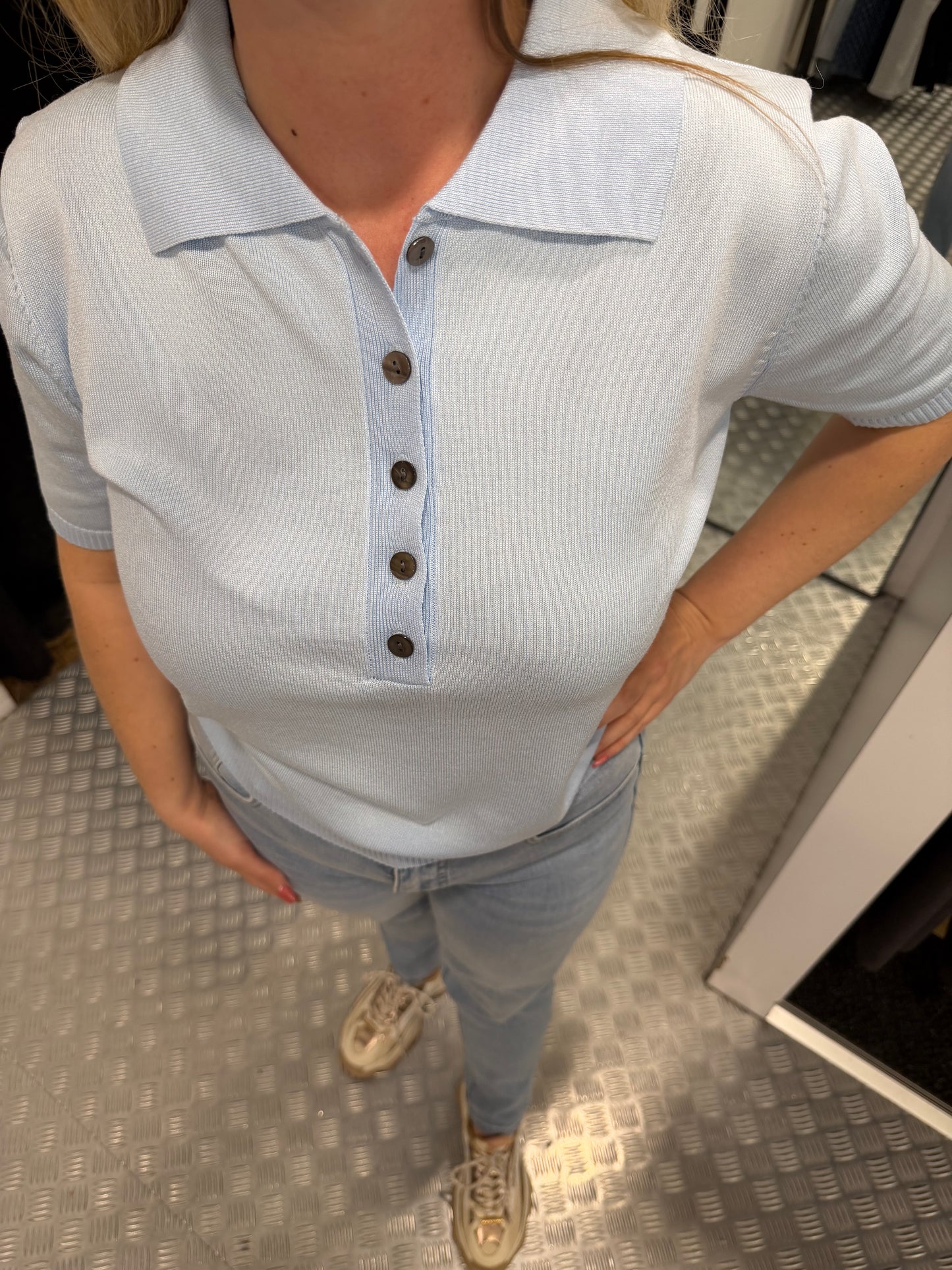 Lichtblauwe soft polo top