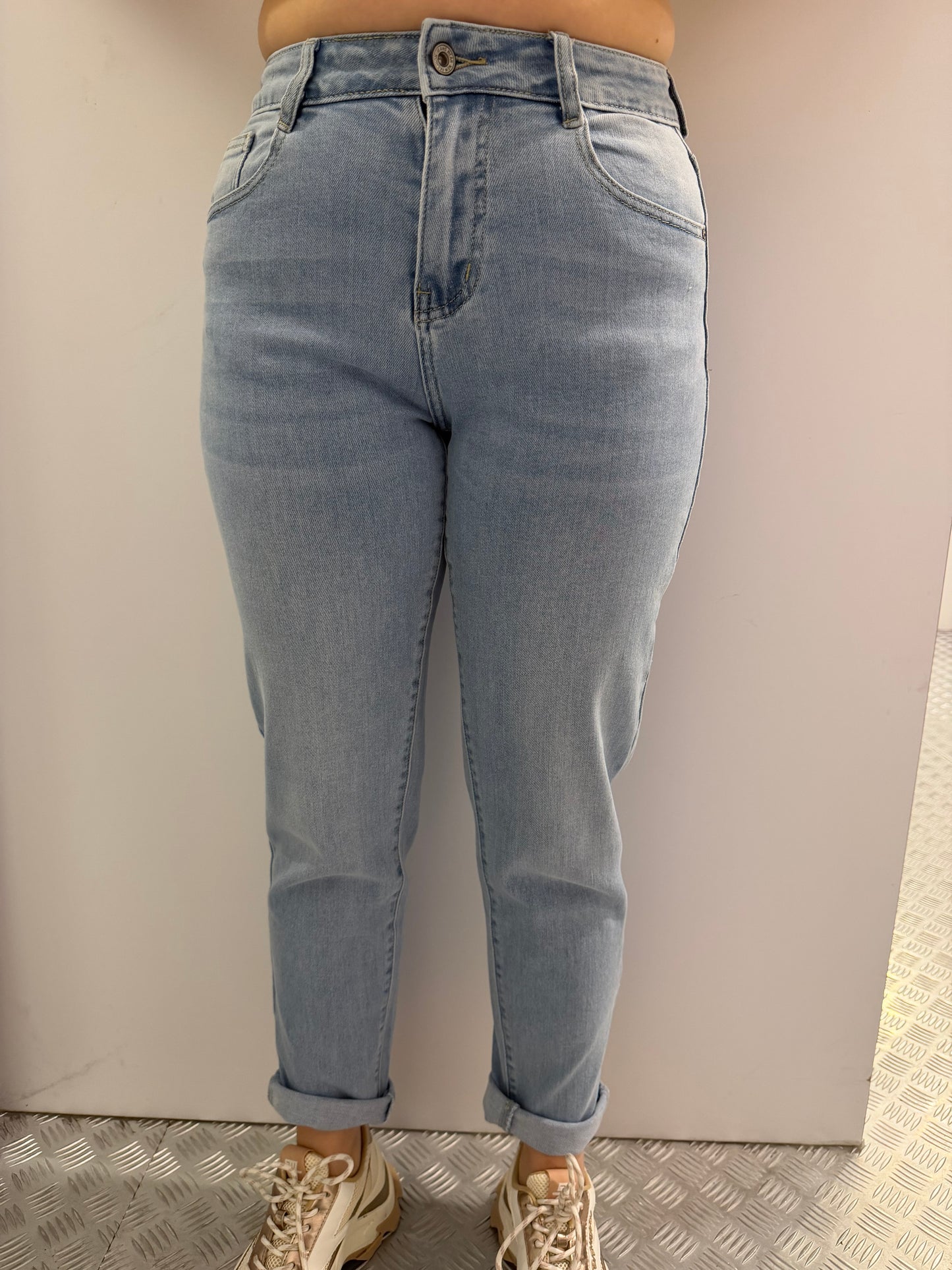 Lichtblauwe mom fit jeans HM 6645