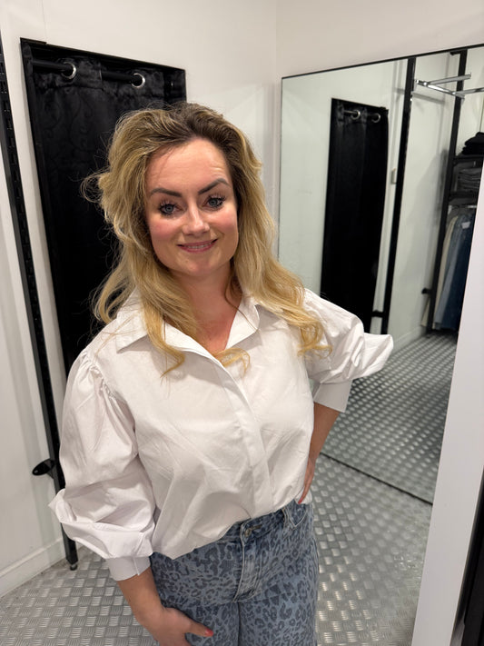 Cropped white classic blouse