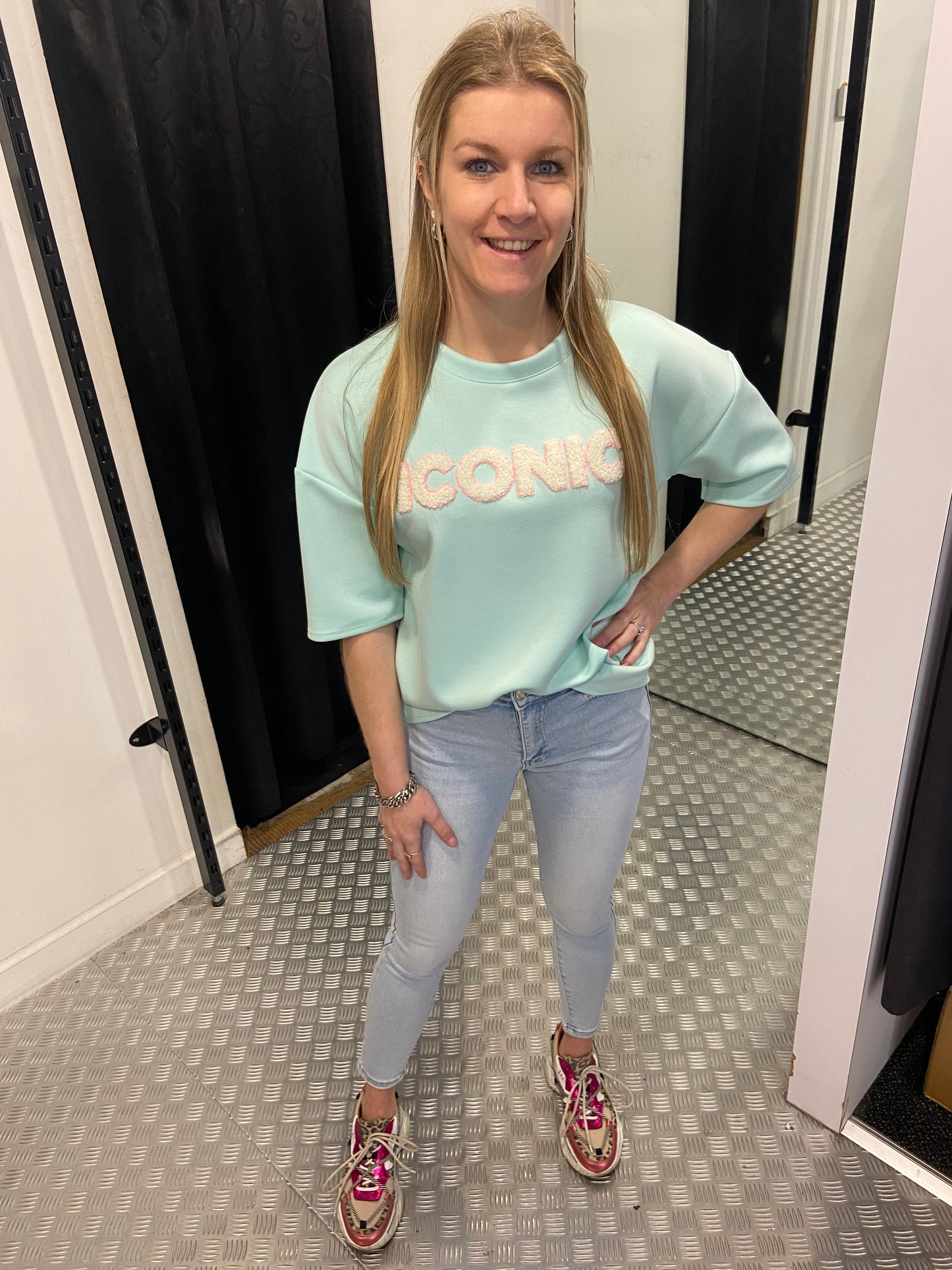 ICONIC mint top