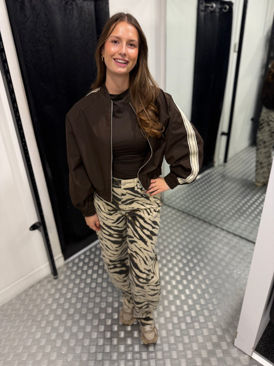Brown bomberjacket striped
