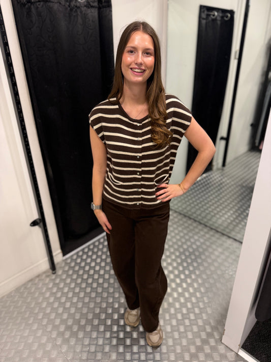 Brown knitted gilet