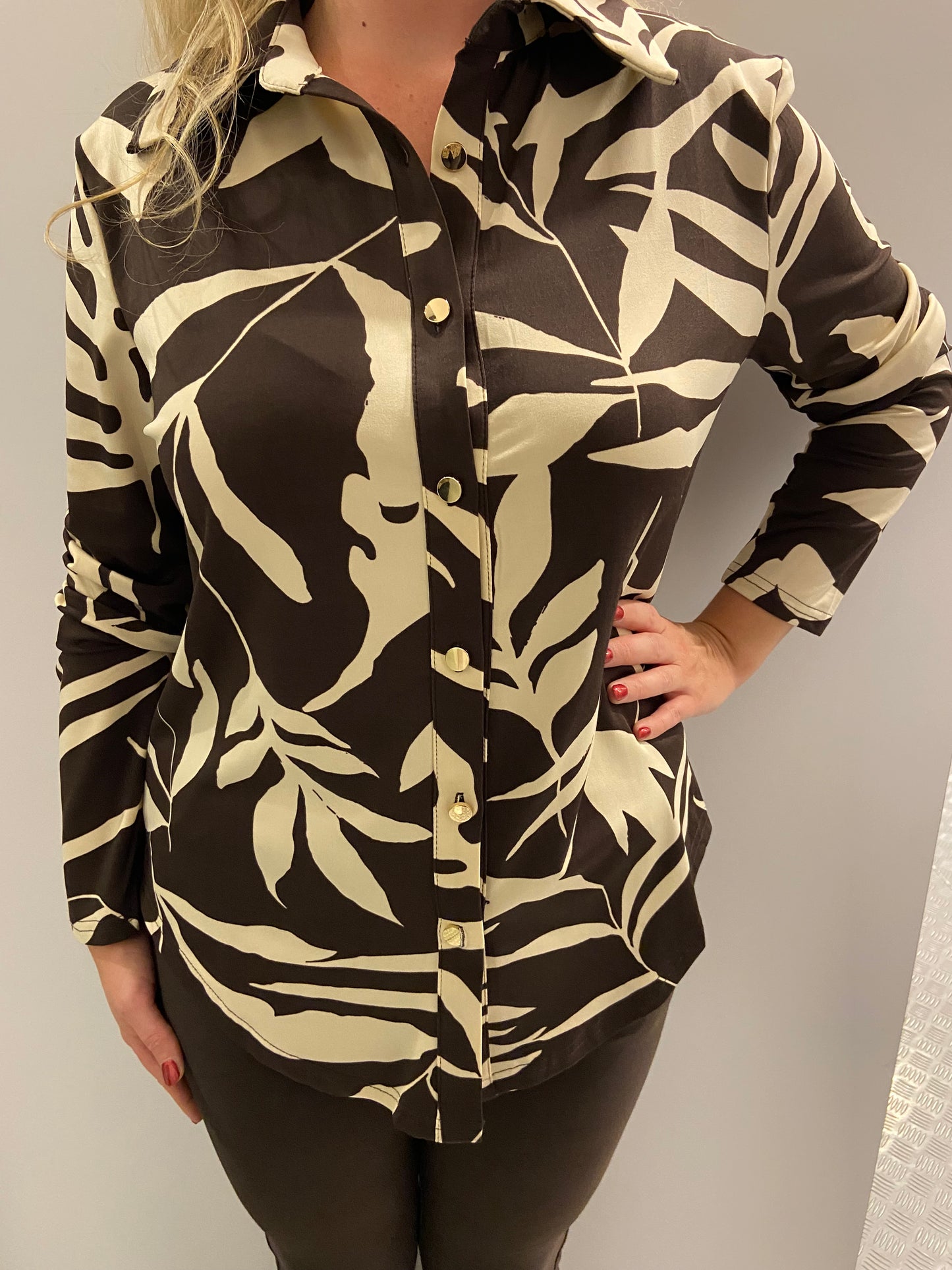 Brown flower travel blouse by swan