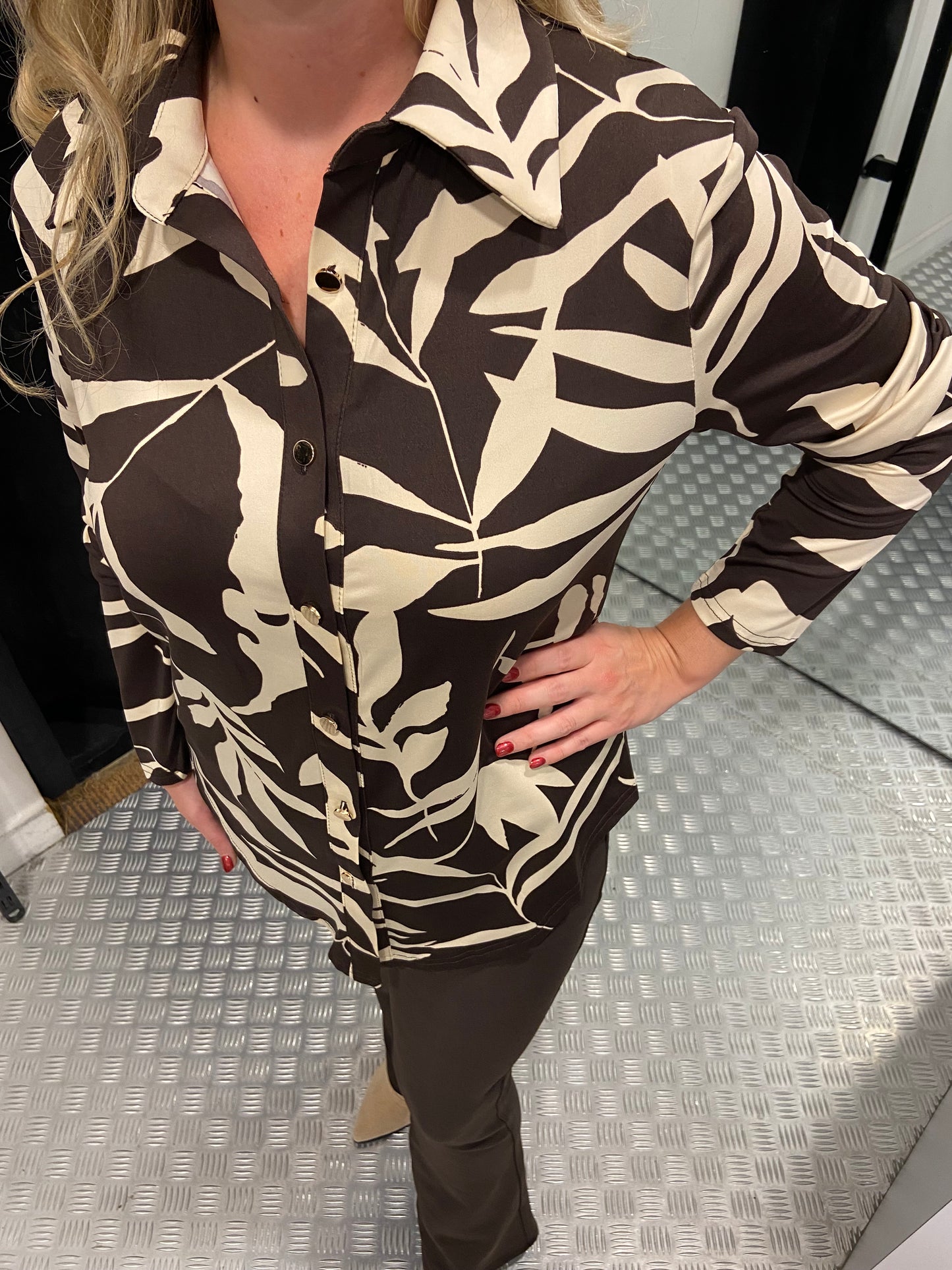 Brown flower travel blouse by swan