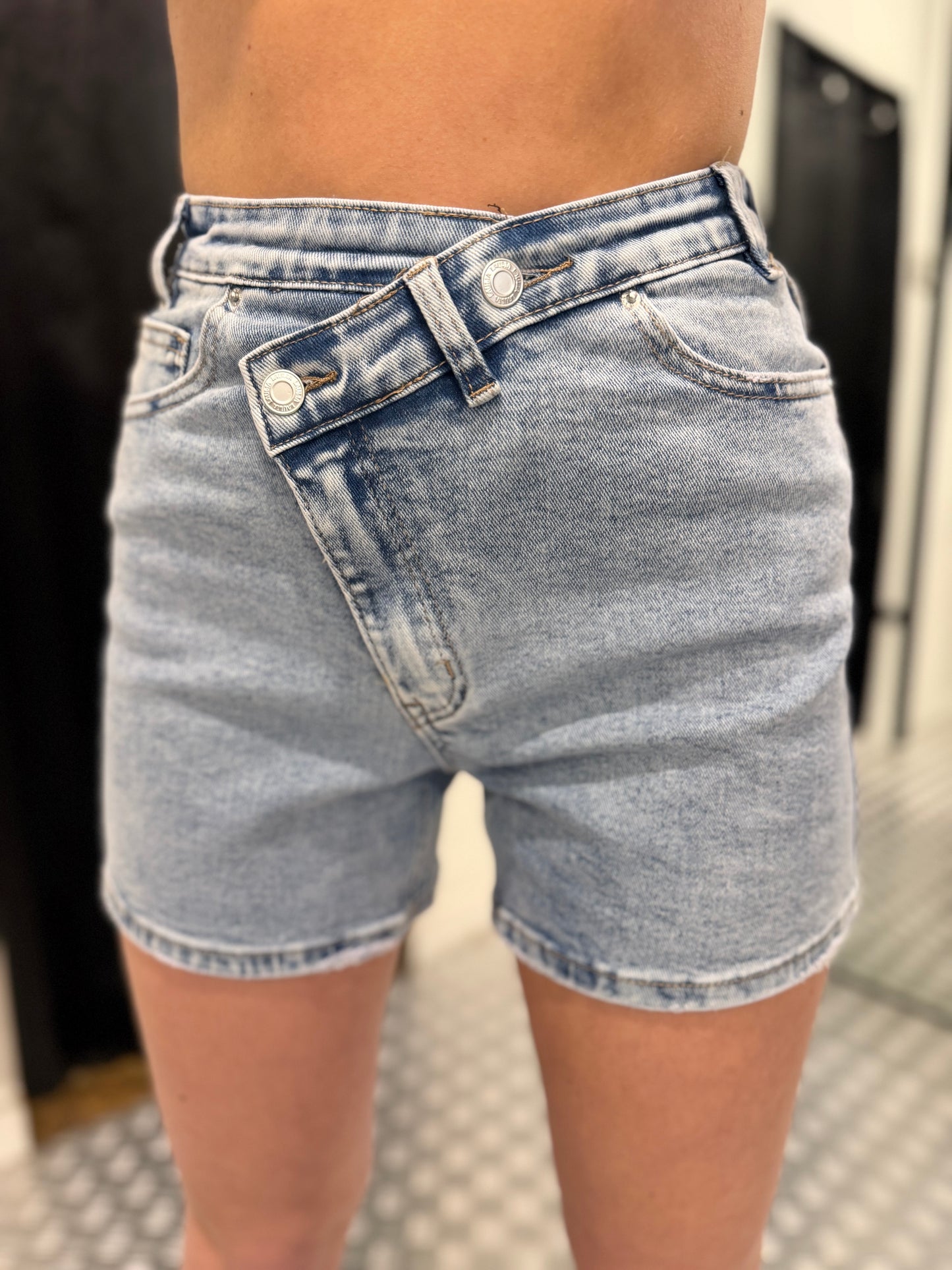 Laulia denim short straight