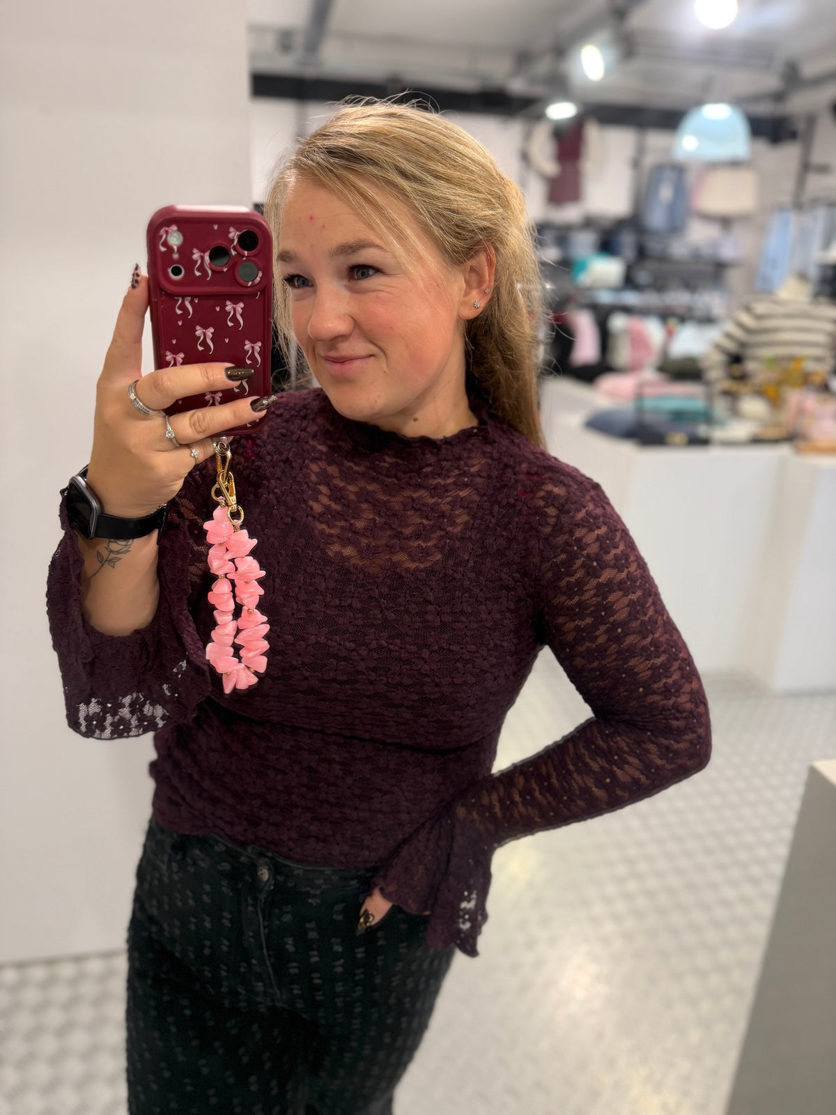 Plum kanten top met flared mouw