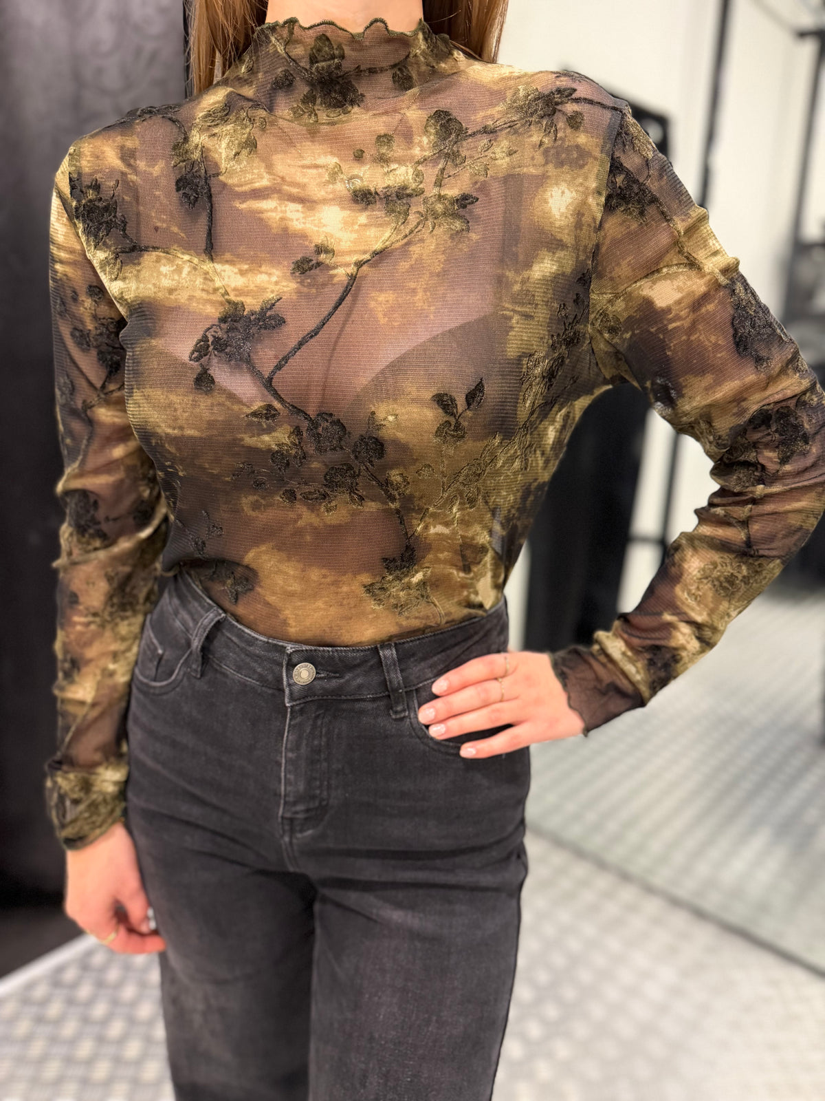 Green autumn mesh top